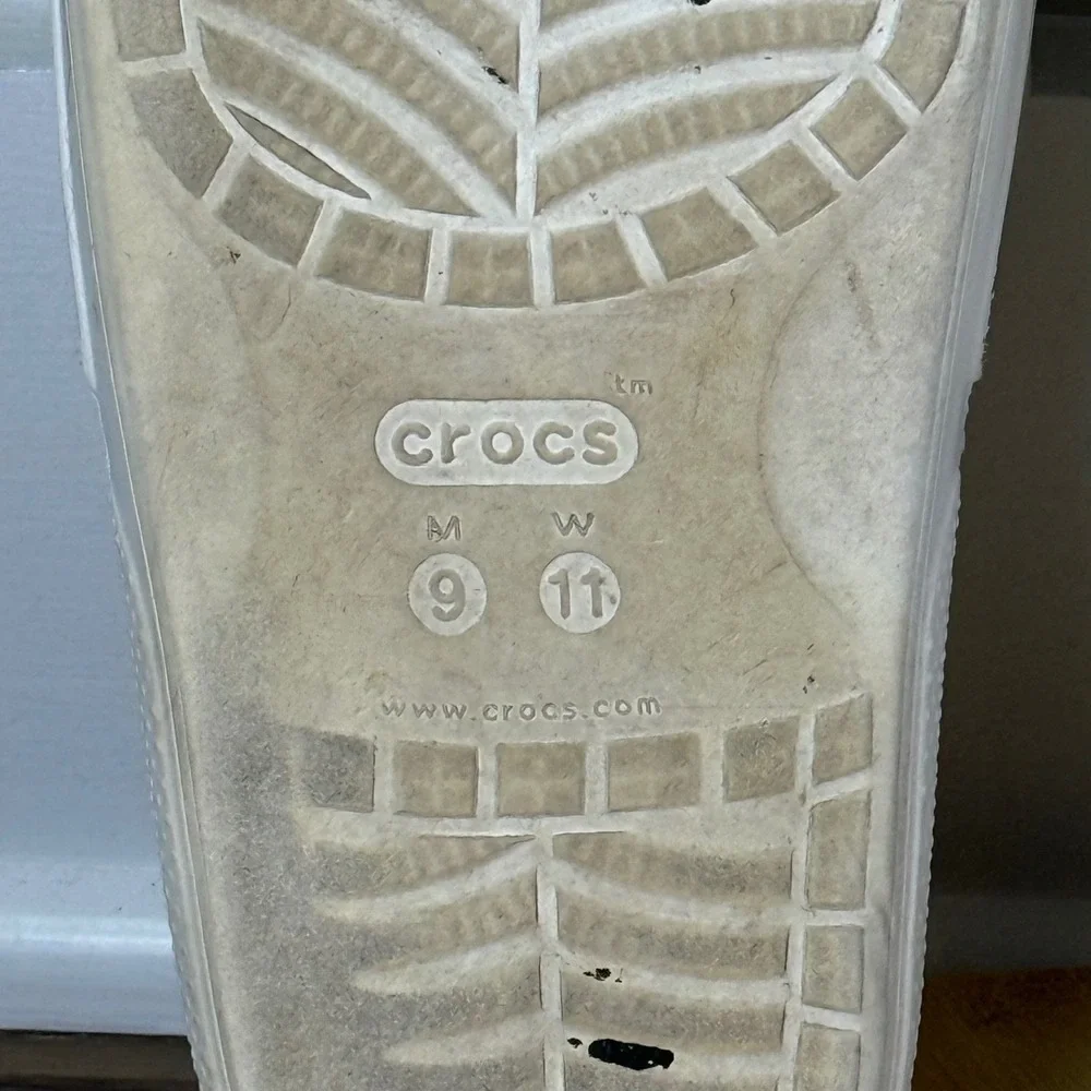 Crocs Classic Slides Unisex Men 9 Women 11 White Lightweight Comfort Casual